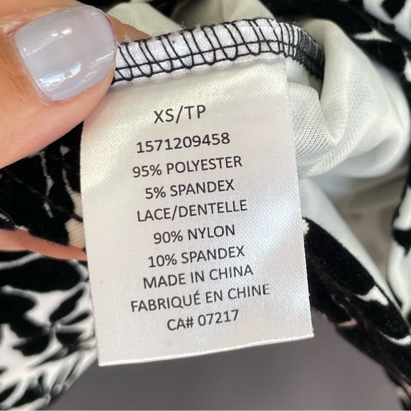 Sloane & Sadie XS black and white velvet textured ruffle hem flare top - Picture 6 of 12